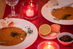 Read more about the article Indische Linsensuppe mit Meeressalat